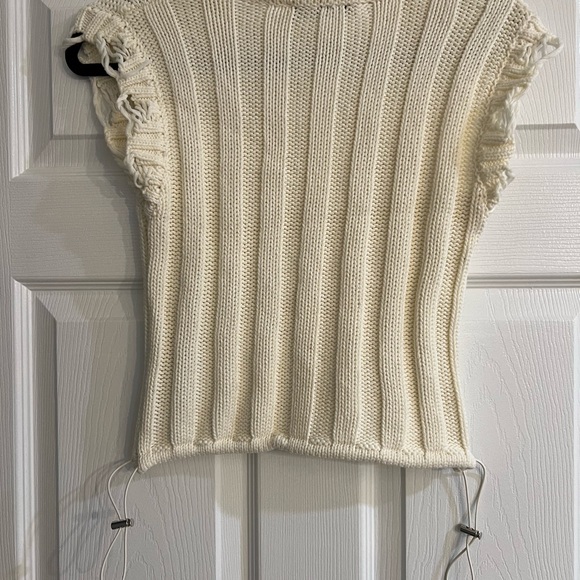 Zara chunky knit short sleeved cream sweater with side toggles small - Picture 4 of 4